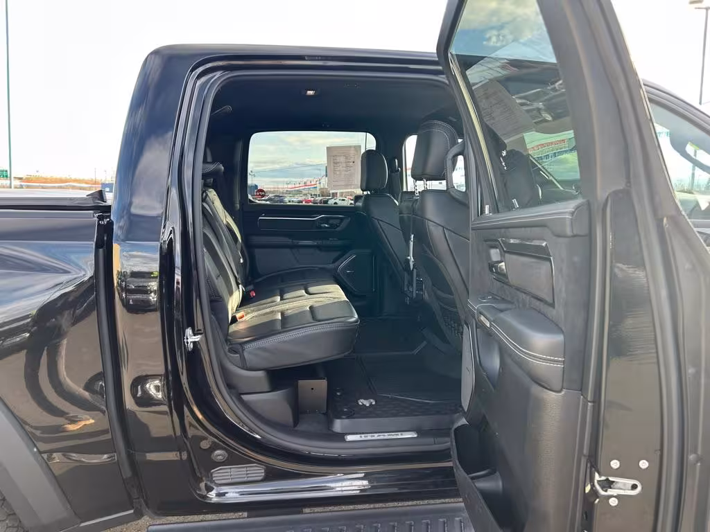 2022 Ram 1500 - 1C6SRFU99NN415006 - Image #5