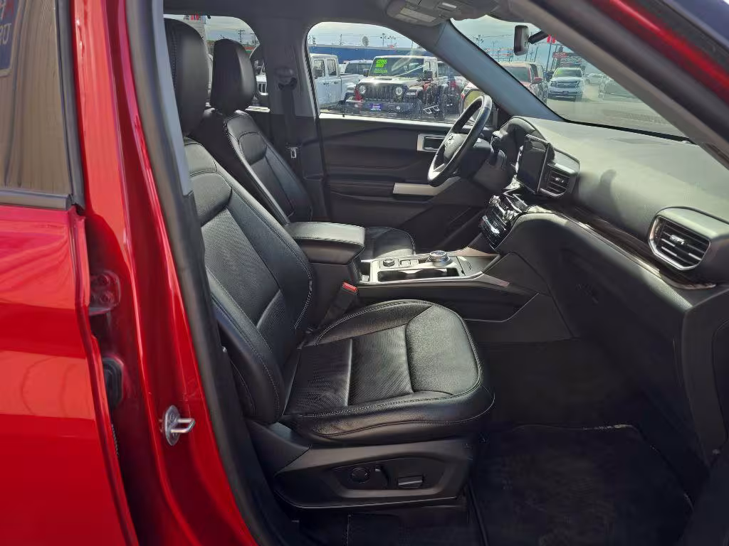 2022 Ford Explorer - 1FMSK8FH0NGB18252 - Image #1