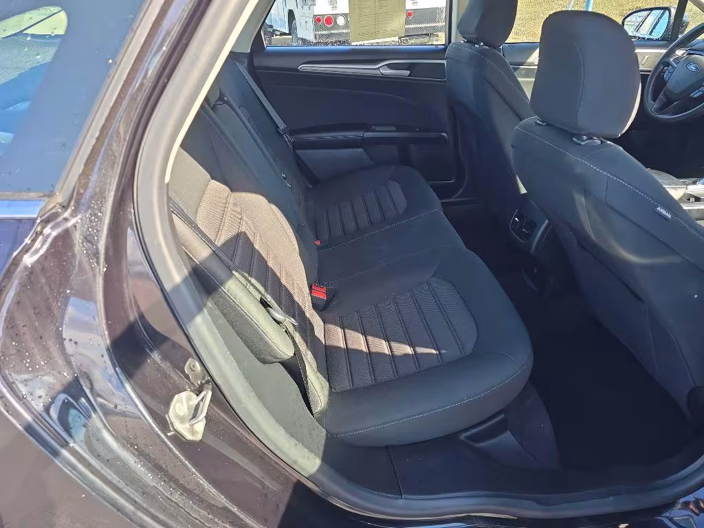 2020 Ford Fusion - 3FA6P0HD9LR233480 - Image #5