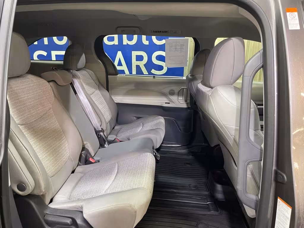 2022 Toyota Sienna - 5TDKRKECXNS115819 - Image #4